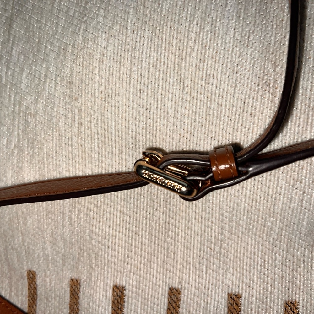 Michael Kors Tan Leather Shoulder Bag - Picture 5 of 6